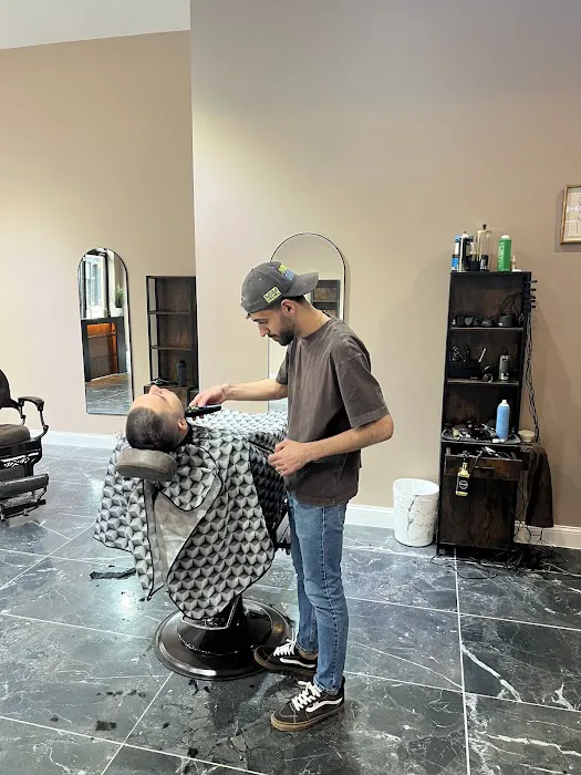 Edge&Elegance Barbershop Picture 4