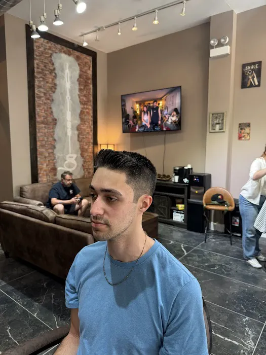 Edge&Elegance Barbershop Picture 1