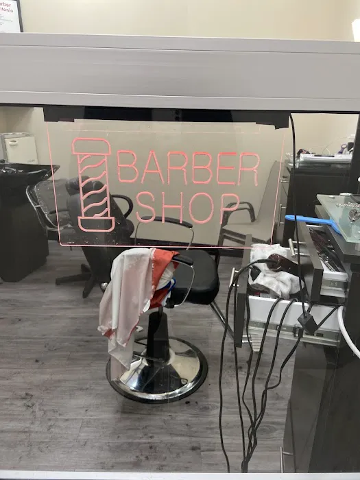 Master Barber Juan Antonio Picture 2