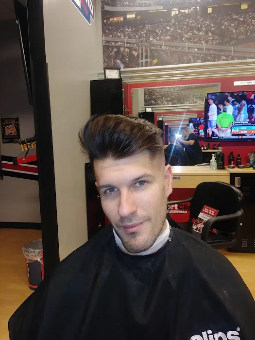 Sport Clips Haircuts of Clybourn Square Picture 9