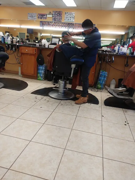 Victor's Barber Shop & Beauty Salon Picture 4