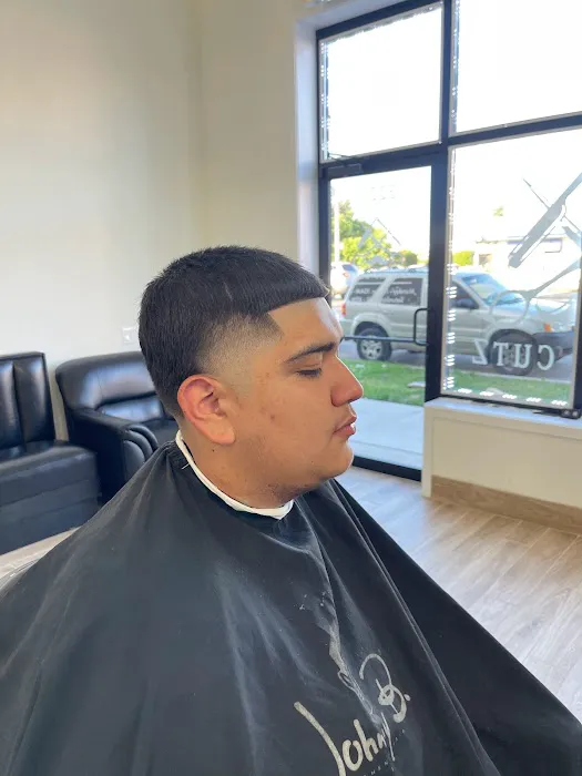 Empire Cutz Picture 1