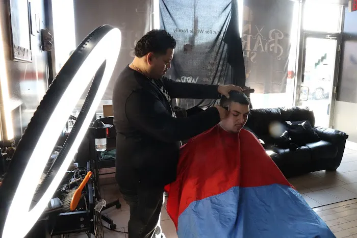 The Two Brothers Barber Shop Picture 3