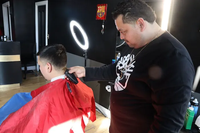 The Two Brothers Barber Shop Picture 9