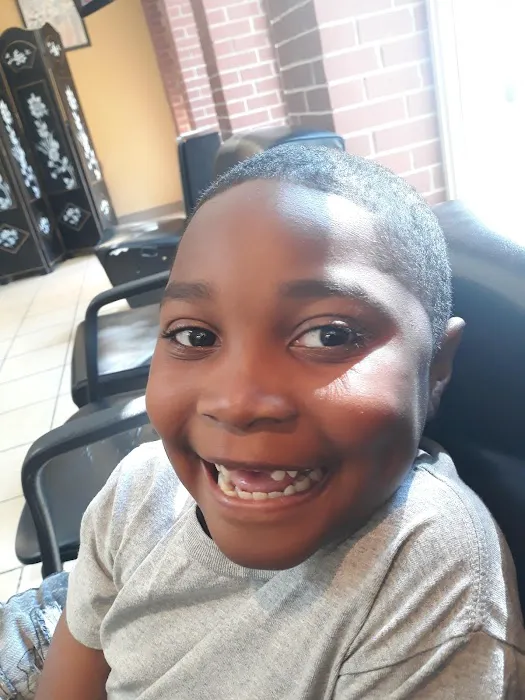 Success Barber Salon Picture 9