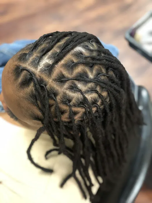 Hair Experts Bronzeville Picture 2