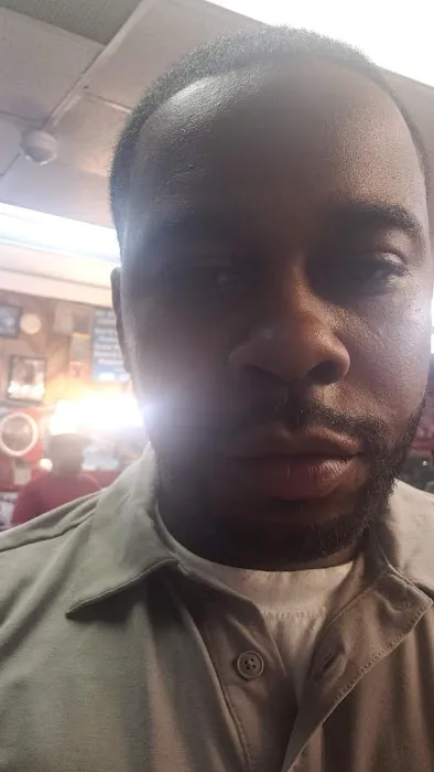Sims Barber Shop Picture 5