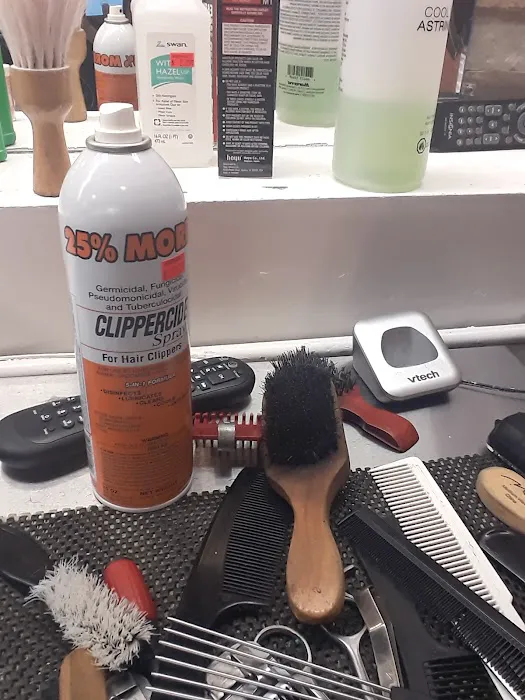 Frank's Barber Shop Picture 2