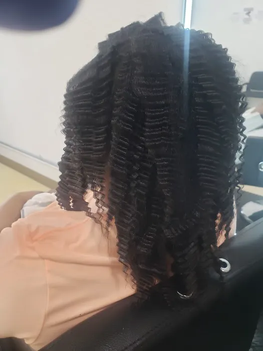 George Hair Stylist, Egyptian Hair Salon Picture 3