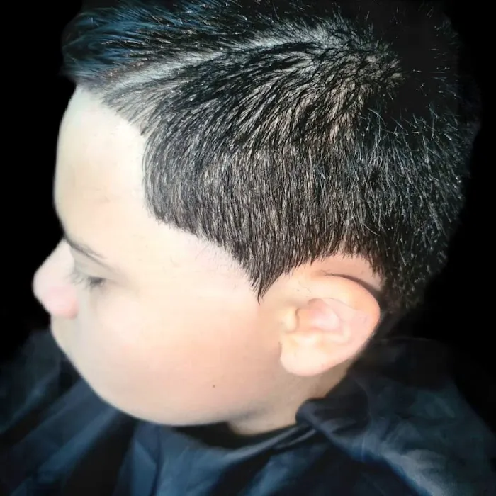 Ross barbershop Picture 3