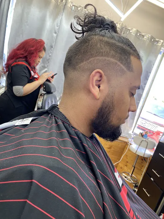 Bacano Barbershop Picture 2