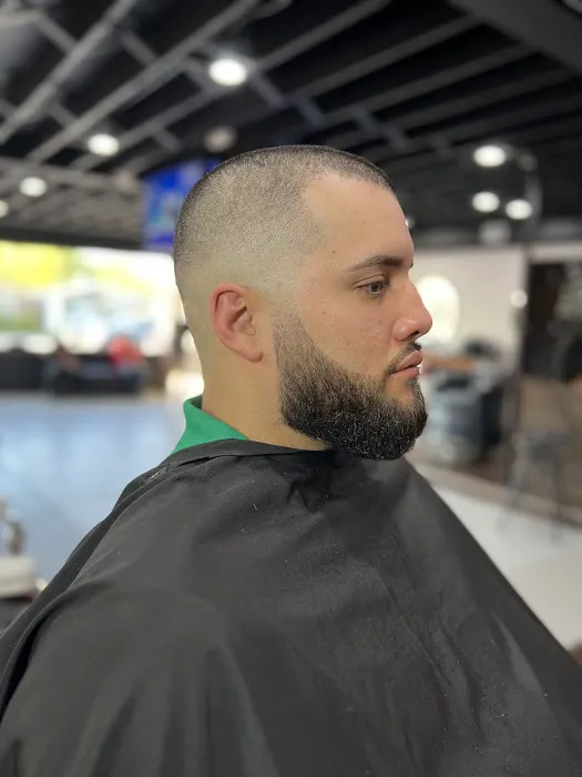 EJ at Hard Headed Barbers Picture 3