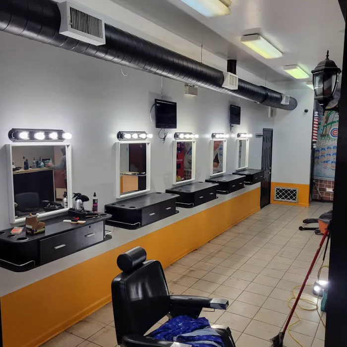 The Barber Chop - Logan Square Picture 4