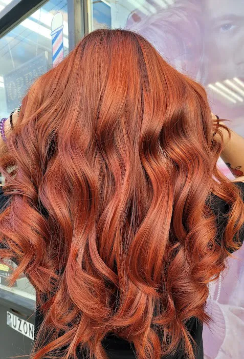 Mia's hair salon Picture 2