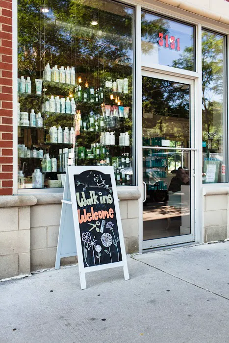 The Bird's Nest Salon Picture 6
