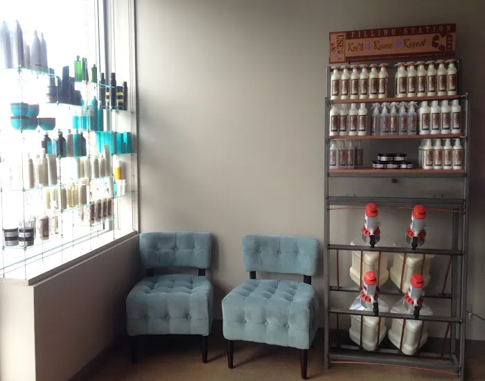 The Bird's Nest Salon Picture 7