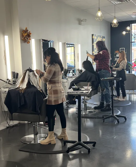 FM Hair Studio Picture 7