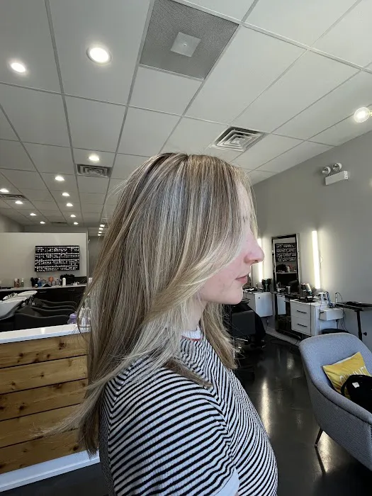 FM Hair Studio Picture 9