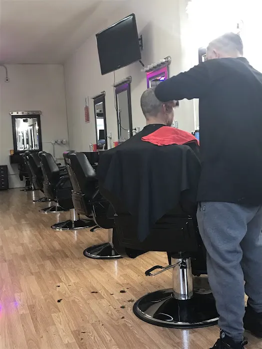 Platinum Fades Barber Lounge IV Picture 5