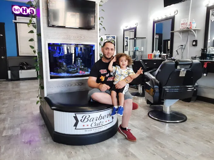 Barber's Cutz Hair Studio inc. Picture 7