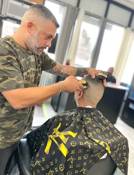Barber's Cutz Hair Studio inc. Picture 9