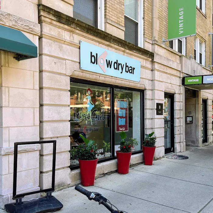 Trixie Girl Blow Dry Bar Lincoln Park Picture 4
