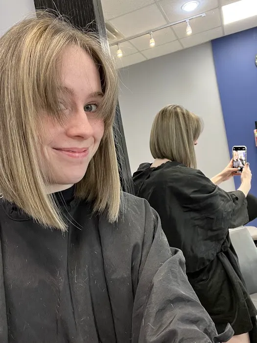 The L Beauty Spot and Dry Bar Hair Salon Picture 6