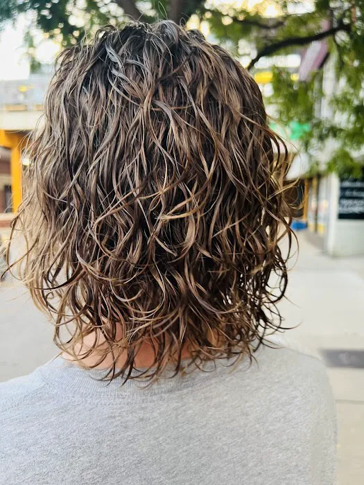 The L Beauty Spot and Dry Bar Hair Salon Picture 10