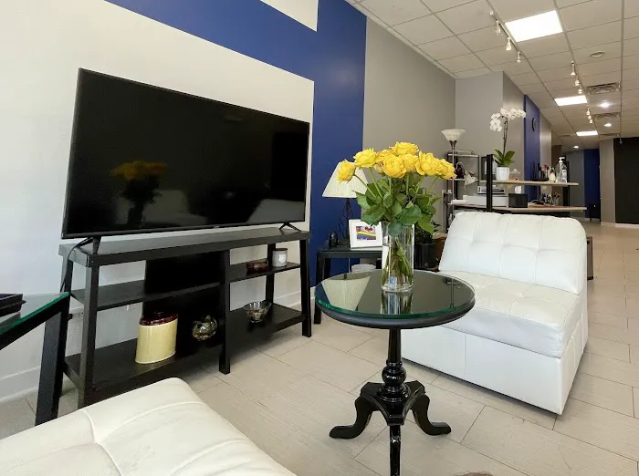 The L Beauty Spot and Dry Bar Hair Salon Picture 9