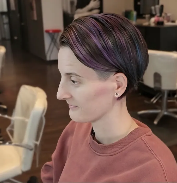 Da @ Eclipse Salon Picture 5