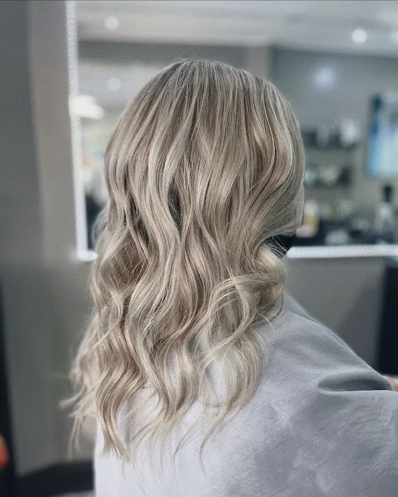 Isaac Crawford Salon Picture 4