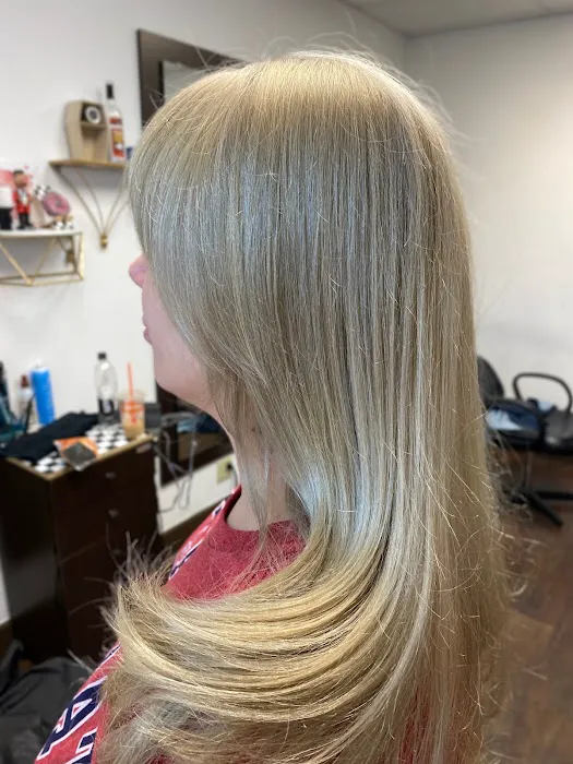 Pretty Handsome salon Picture 6