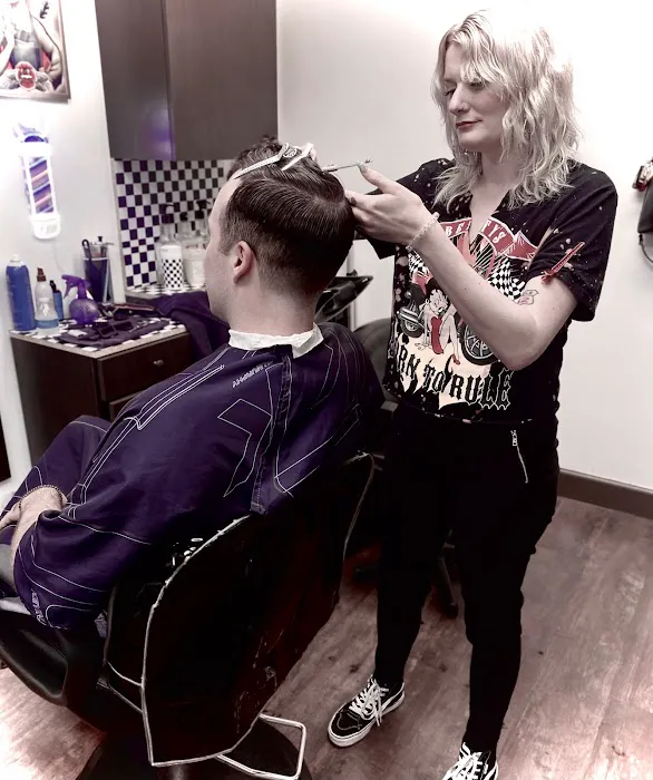 Pretty Handsome salon Picture 5