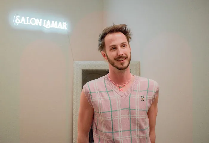 Salon Lamar Picture 7