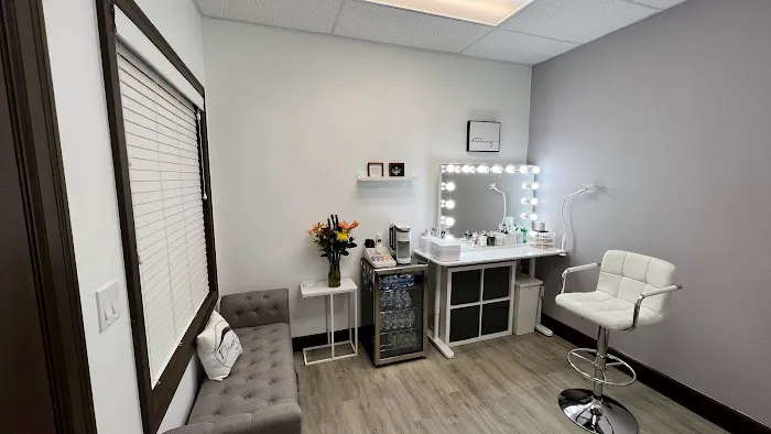 Dreamland Beauty Bar Picture 3