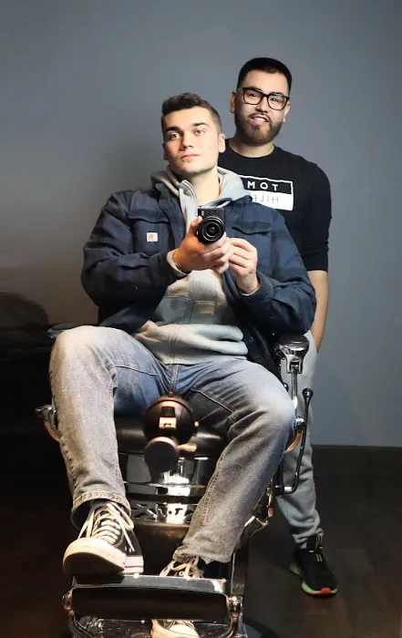 Adryan the barber Picture 6
