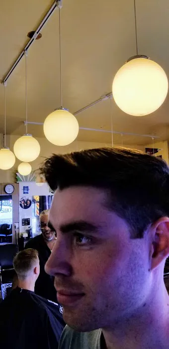 Corner Barber Shop Picture 3