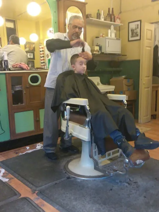 Corner Barber Shop Picture 6