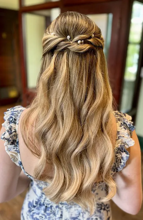 Salon Aster | Color, Extensions, Cuts Picture 5