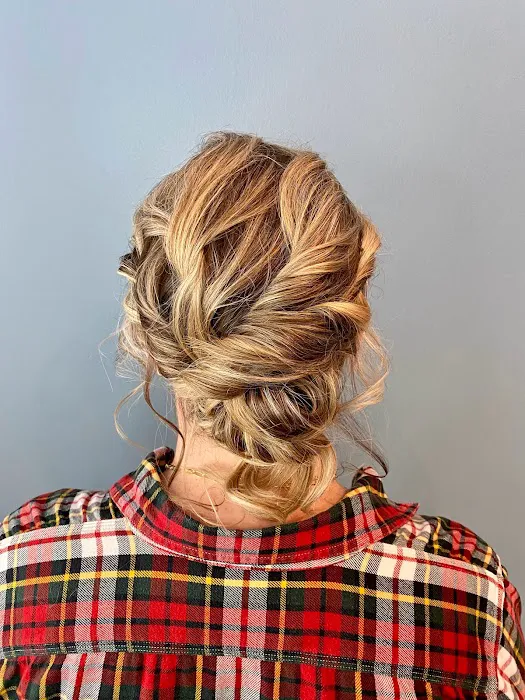 Salon Aster | Color, Extensions, Cuts Picture 2