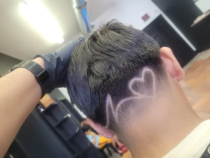 Lads barbershop Picture 3
