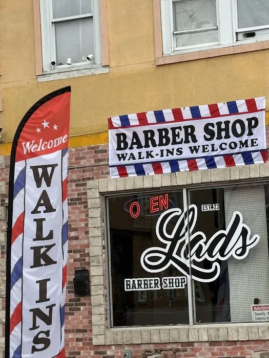 Lads barbershop Picture 9