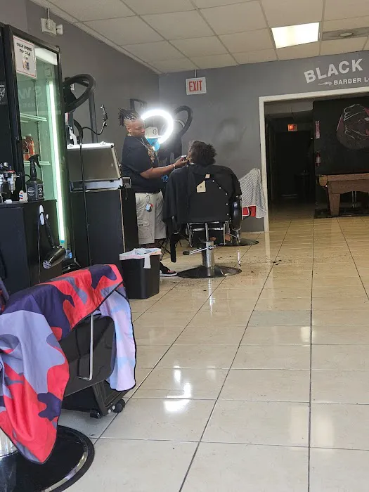 Black Swan Barber Lounge Picture 1