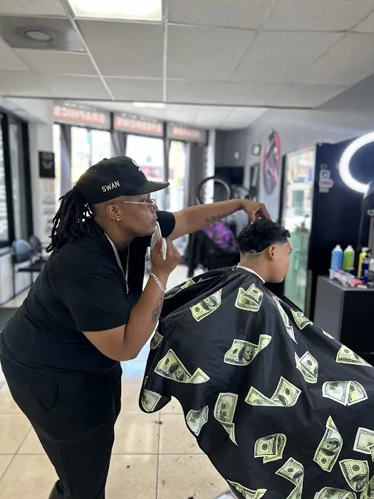 Black Swan Barber Lounge Picture 10