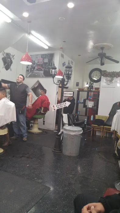 Demetrio's Barber Shop Picture 5