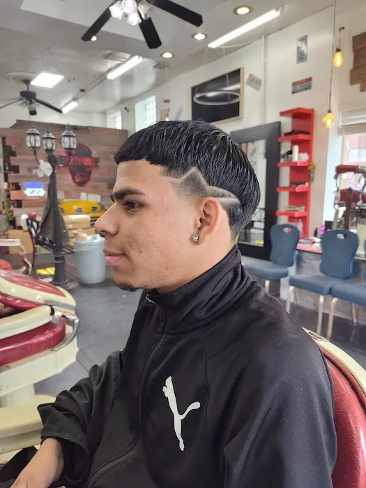 Demetrio's Barber Shop Picture 10