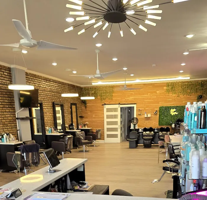 Versatil Beauty Studio Picture 6