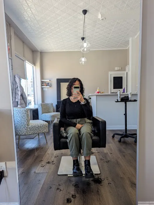 Mily’s Hair Studio Picture 3