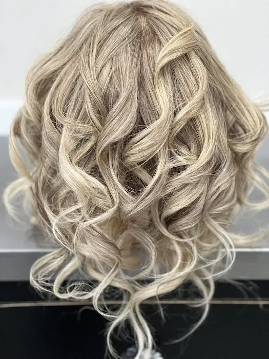 Urbano Hair Creations Picture 2