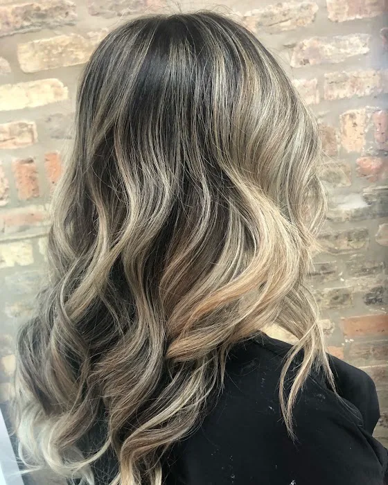 Mane Refinery Salon Picture 8